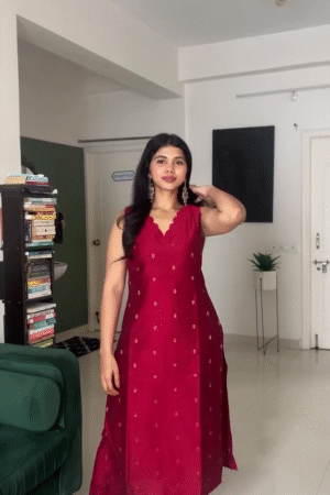 Women’s Elegant Maroon Sleeveless Kurta Set