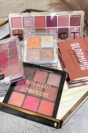 Assorted Professional Makeup Eyeshadow & Blush Palette Set