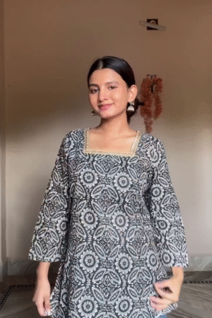 Black & White Printed Square-Neck Kurti Top
